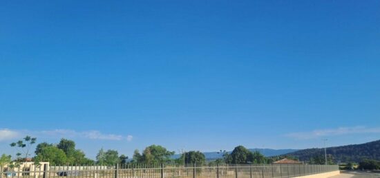 Terrain à bâtir à Peyrolles-en-Provence, Provence-Alpes-Côte d'Azur