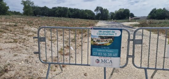 Terrain à bâtir à Saint-Aubin-de-Blaye, Nouvelle-Aquitaine