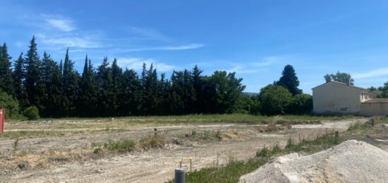 Terrain à bâtir à Sénas, Provence-Alpes-Côte d'Azur