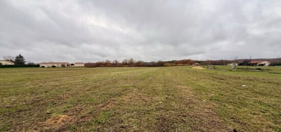 Terrain à bâtir à , Dordogne