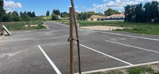 Terrain à bâtir à Sénas, Provence-Alpes-Côte d'Azur