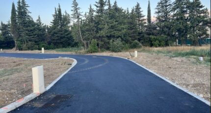 Grillon Terrain à bâtir - 2378015-812annonce4202512293srHu.jpeg Maisons Open