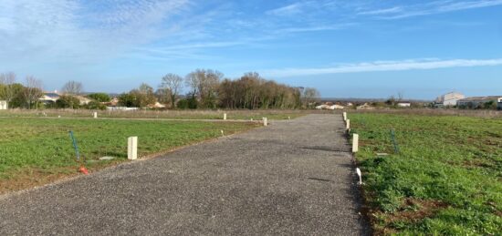 Terrain à bâtir à Surgères, Nouvelle-Aquitaine