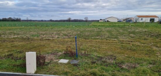 Terrain à bâtir à Corme-Royal, Nouvelle-Aquitaine