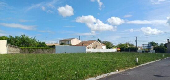 Terrain à bâtir à Gond-Pontouvre, Nouvelle-Aquitaine