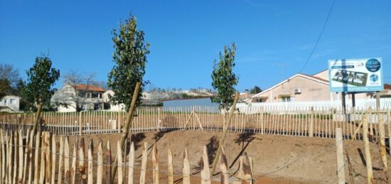 Terrain à bâtir à Gond-Pontouvre, Nouvelle-Aquitaine