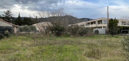 Terrain à bâtir à Volx, Provence-Alpes-Côte d'Azur