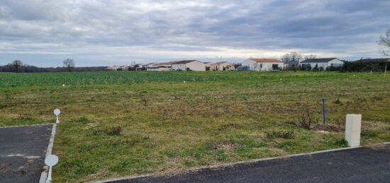 Terrain à bâtir à Corme-Royal, Nouvelle-Aquitaine