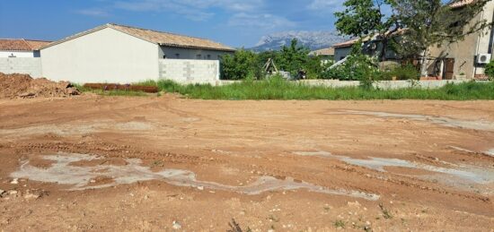 Terrain à bâtir à Pourrières, Provence-Alpes-Côte d'Azur
