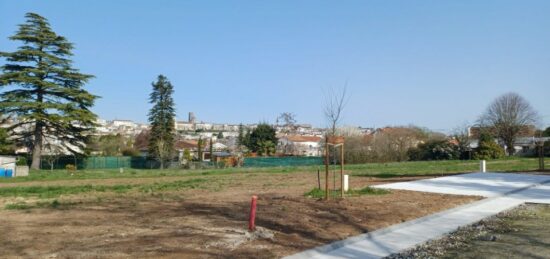 Terrain à bâtir à , Charente