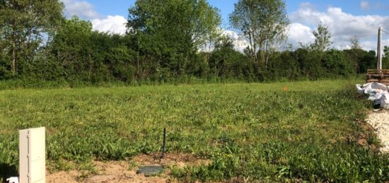 Terrain à bâtir à Saint-Georges-des-Coteaux, Nouvelle-Aquitaine
