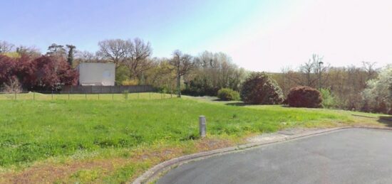 Terrain à bâtir à , Cher
