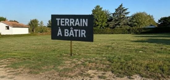 Terrain à bâtir à Les Ormes-sur-Voulzie, Île-de-France