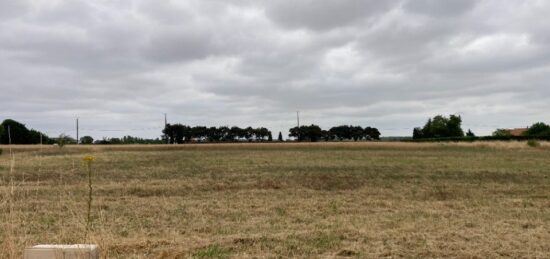 Terrain à bâtir à , Charente